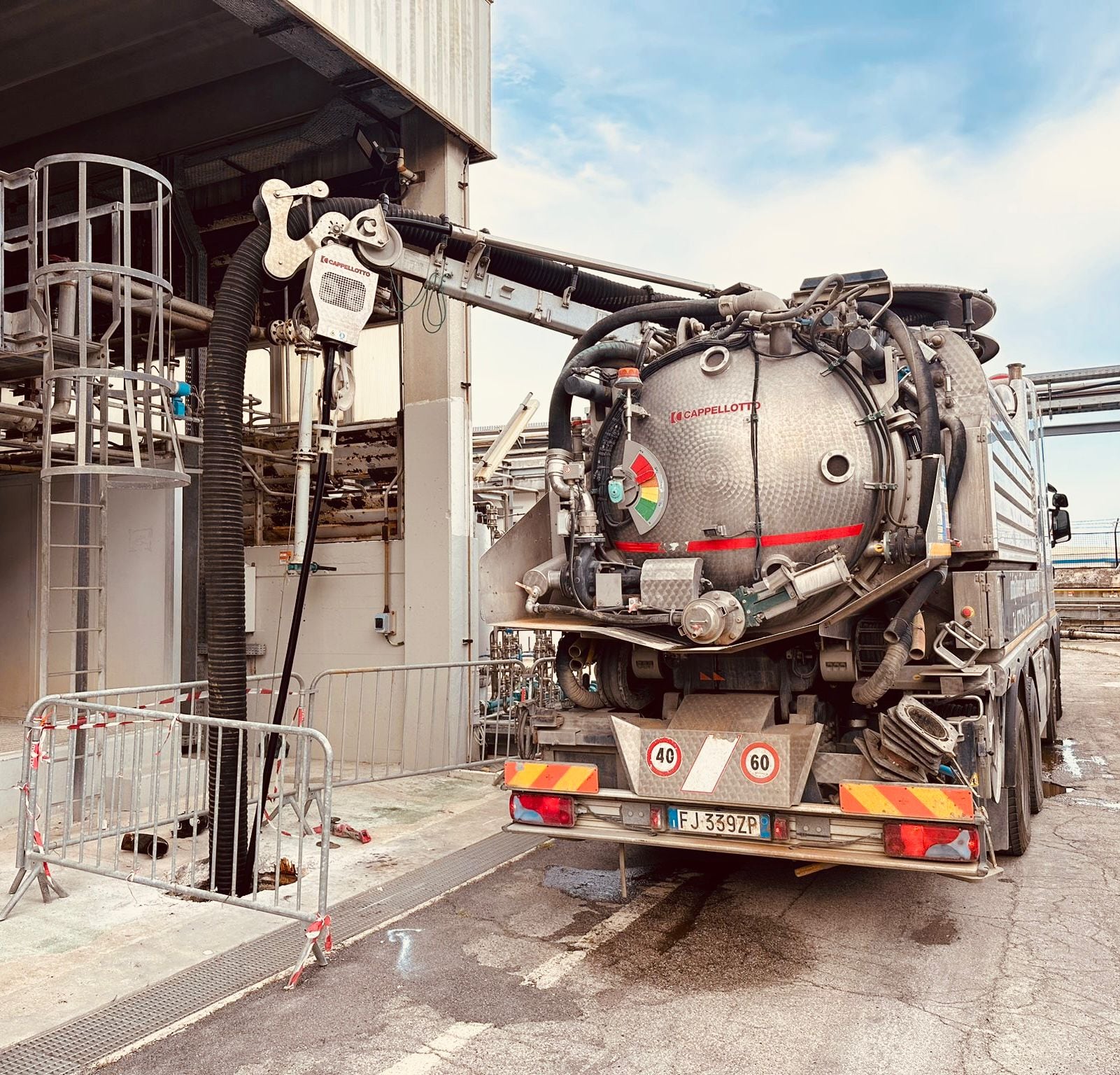 Cisterna di un automezzo industriale